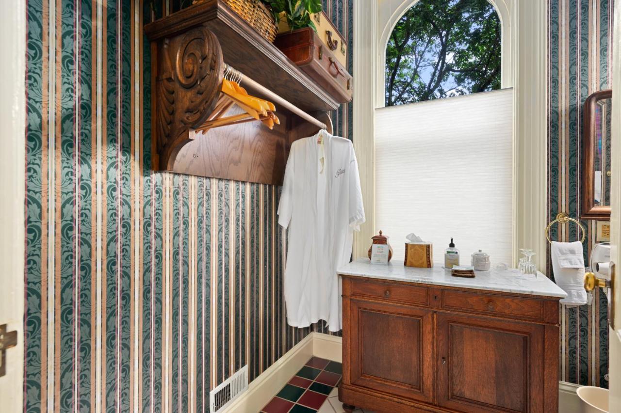 سانتا روسا، كاليفورنيا The Gables Wine Country Inn المظهر الخارجي الصورة