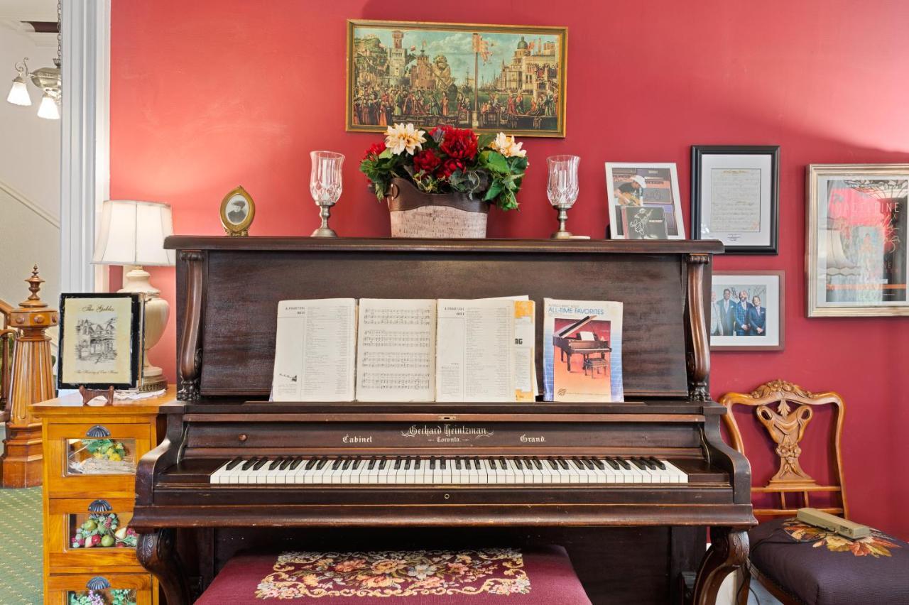 سانتا روسا، كاليفورنيا The Gables Wine Country Inn المظهر الخارجي الصورة