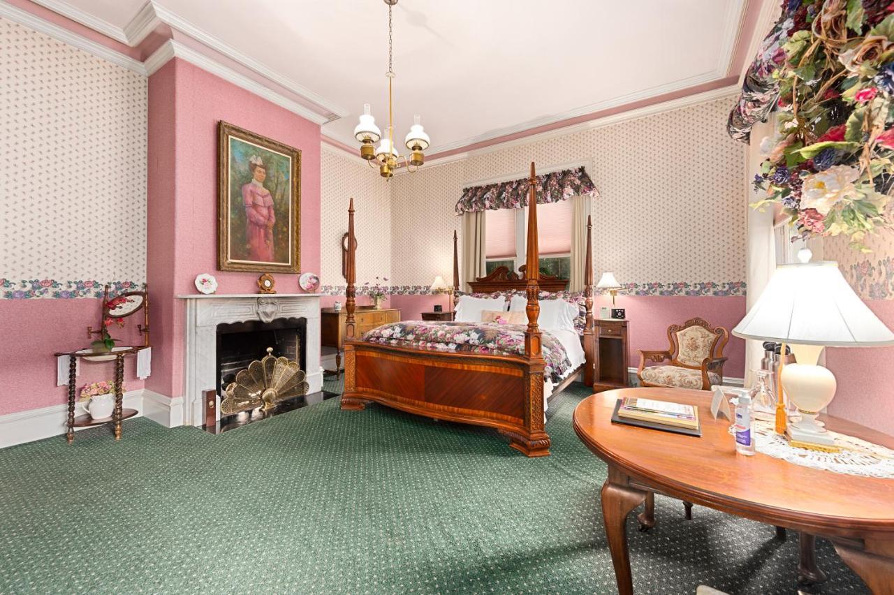 سانتا روسا، كاليفورنيا The Gables Wine Country Inn المظهر الخارجي الصورة