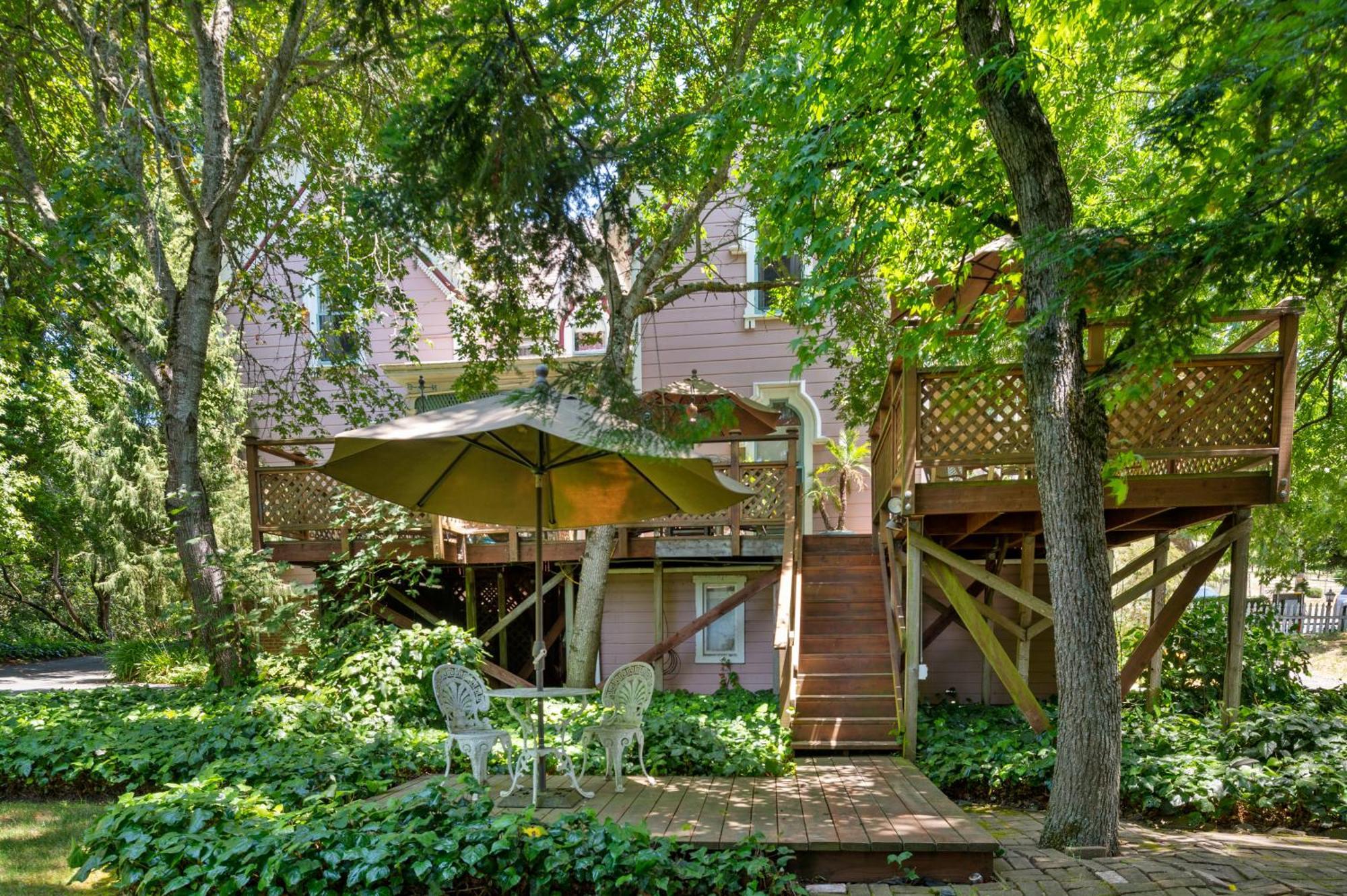سانتا روسا، كاليفورنيا The Gables Wine Country Inn المظهر الخارجي الصورة
