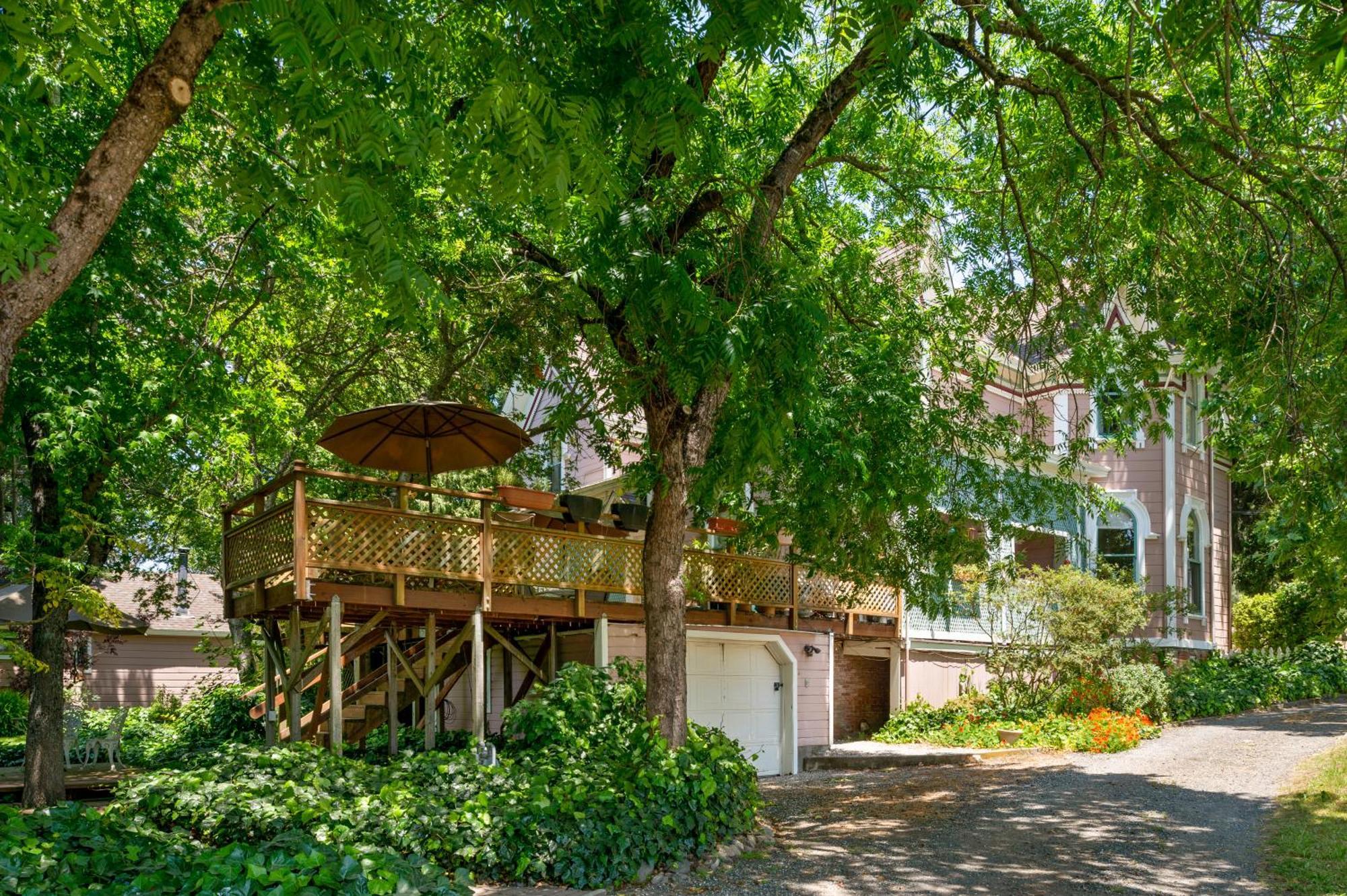 سانتا روسا، كاليفورنيا The Gables Wine Country Inn المظهر الخارجي الصورة